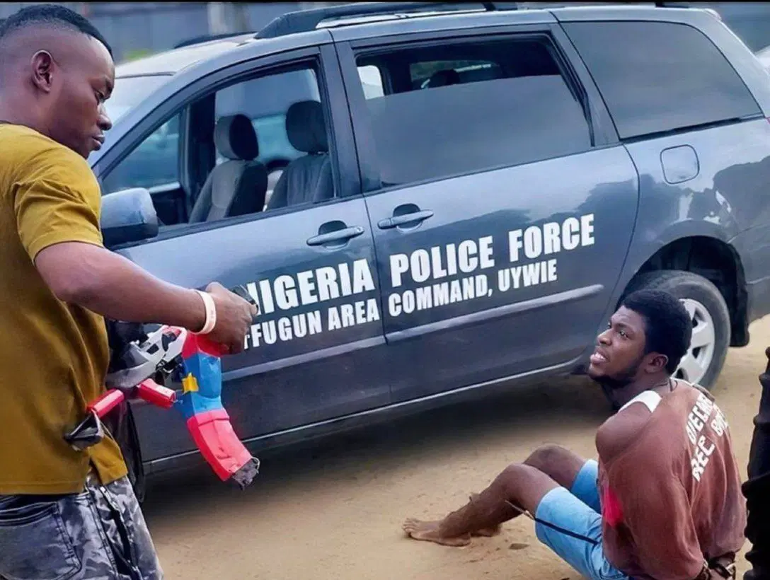 Caught in the Net: Man Who Shipped 'Murder Gun' from Bayelsa to Delta Finally Nabbed