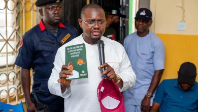 Ondo APC Primary: Thugs Attack Senator Adeniyi Adegbonmire at Polling Station